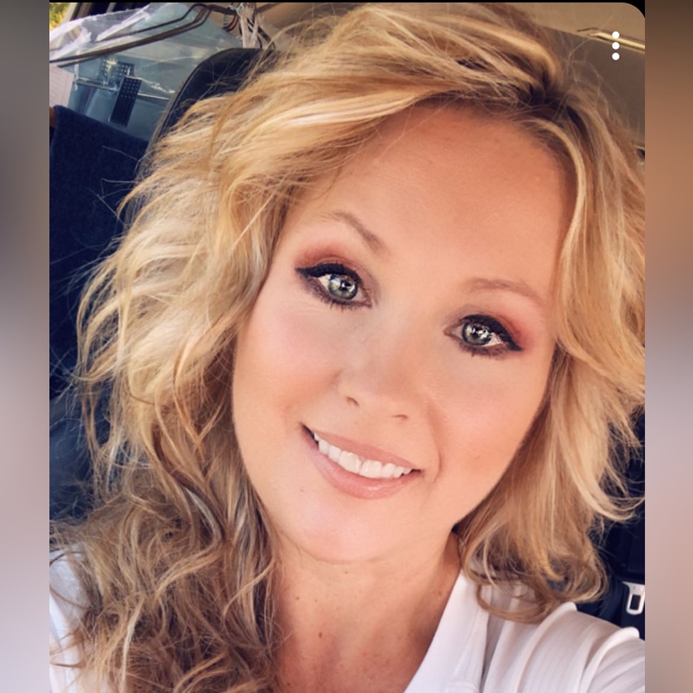 Meet your Posher, Holly